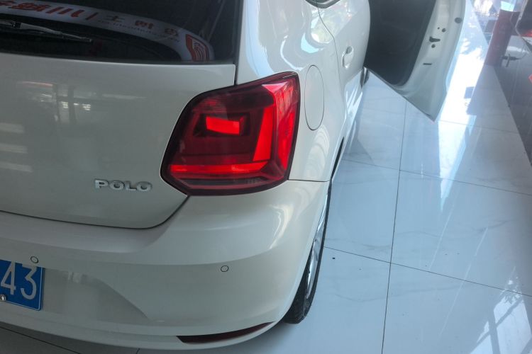 Volkswagen Polo 2015 صورة سيارة #8