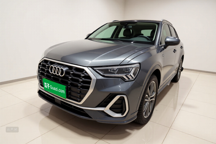 Audi Q3 2022 car image #2