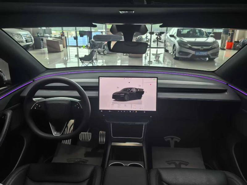 Tesla Model Y 2026 car image #9