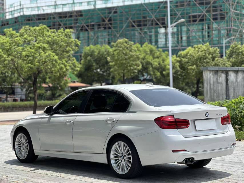 BMW 3 Series 2018 image de voiture #9