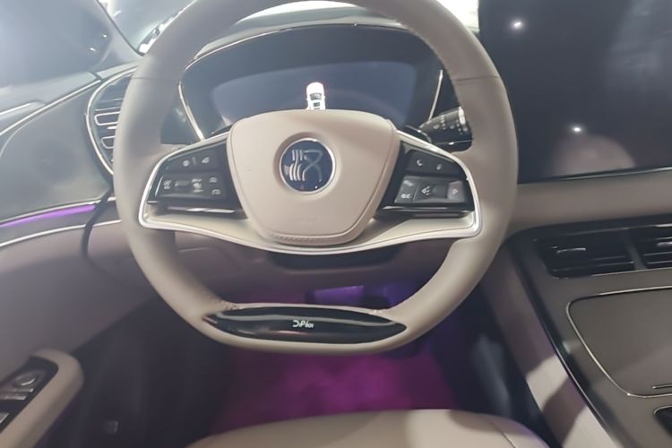 BYD Han 2024 car image #11