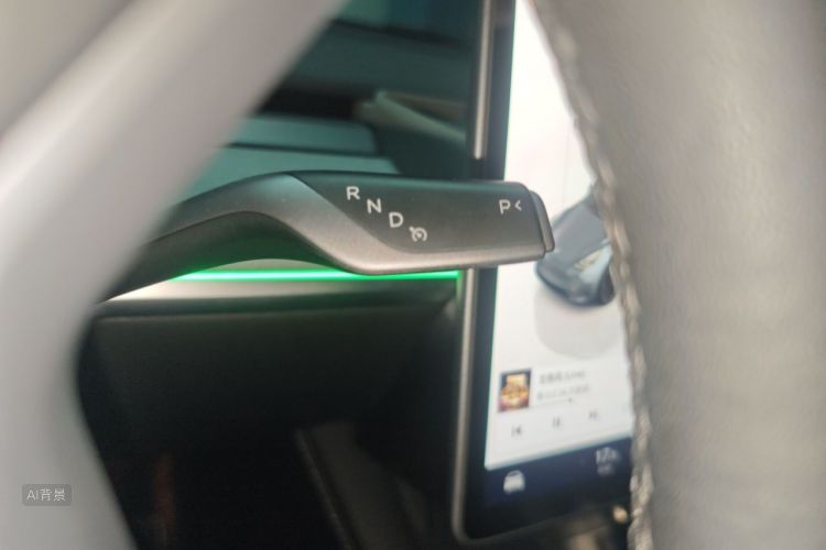 Tesla Model Y 2024 #16 Tesla Model Y 2024 car image #16