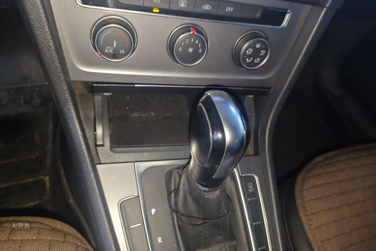 Volkswagen Golf 2016 car image #16
