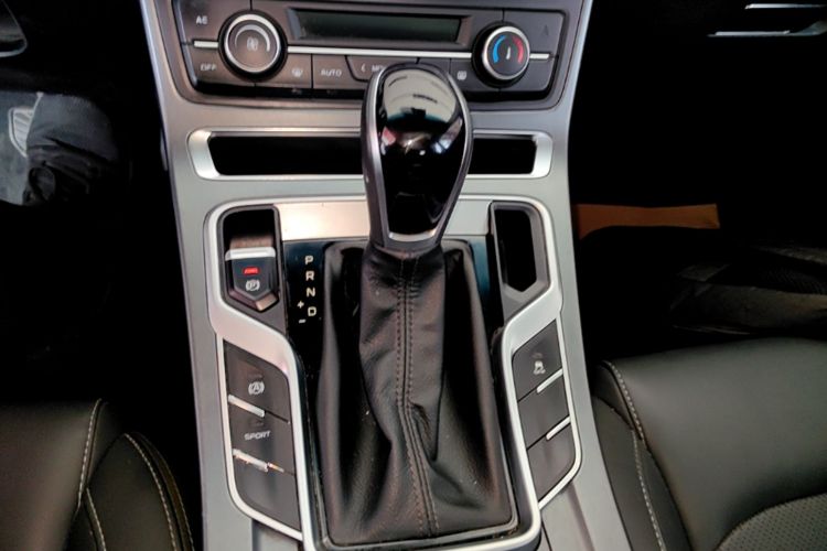 GEELY Emgrand 2020 #14 GEELY Emgrand 2020 car image #14