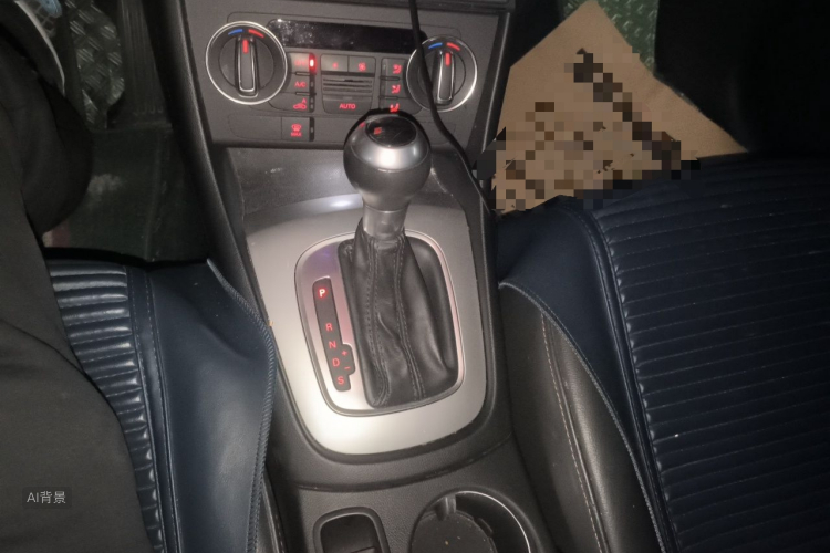 Audi Q3 2019 car image #16
