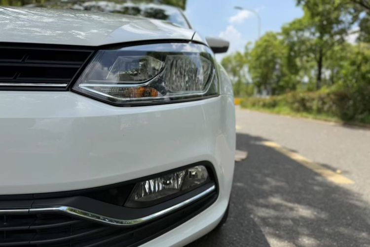 Volkswagen Polo 2017 car image #14