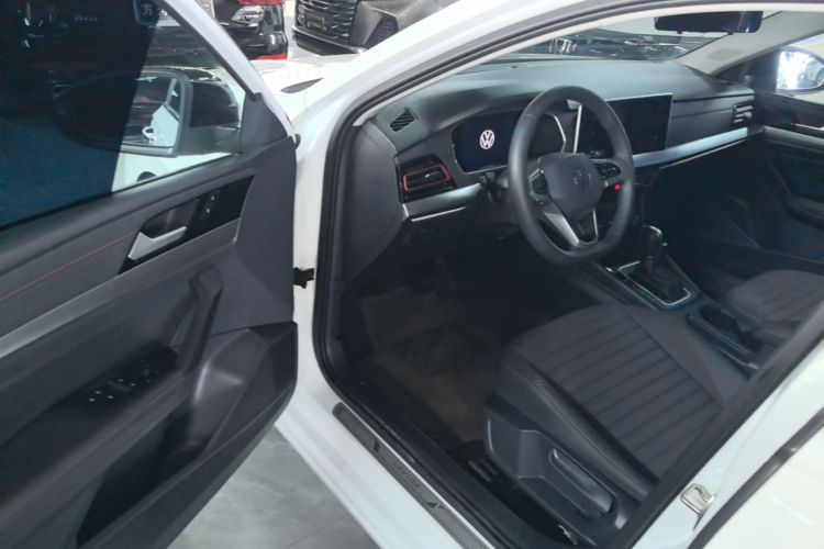 Volkswagen Lavida 2024 car image #16