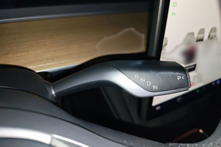 Tesla Model Y 2022 #18 Tesla Model Y 2022 car image #18