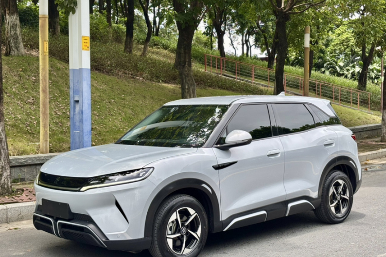BYD YuanUP 2024 #2 BYD YuanUP 2024 car image #2