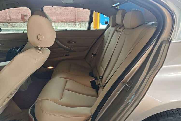 BMW 3 Series 2016 car image #17