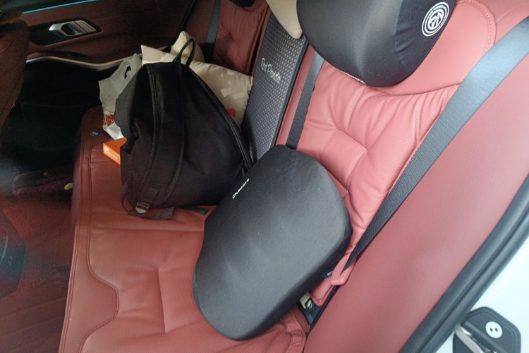 BMW 3 Series 2024 immagine di auto #10