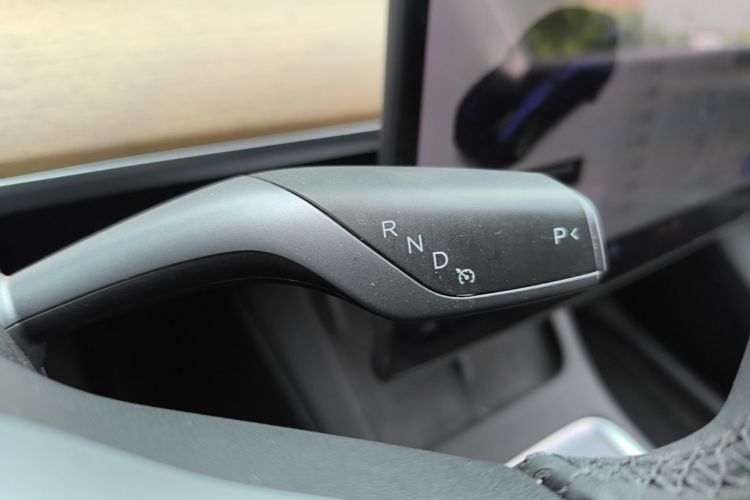 Tesla Model Y 2021 #14 Tesla Model Y 2021 car image #14