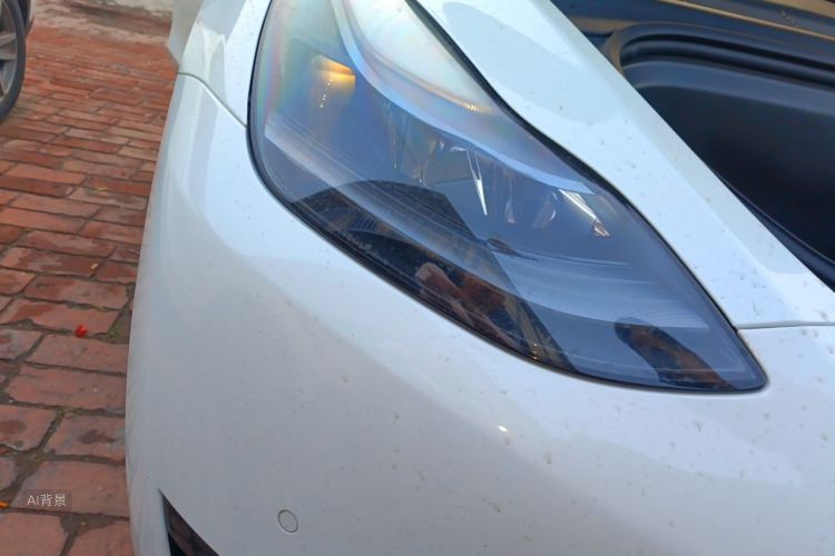 Tesla Model Y 2023 car image #8