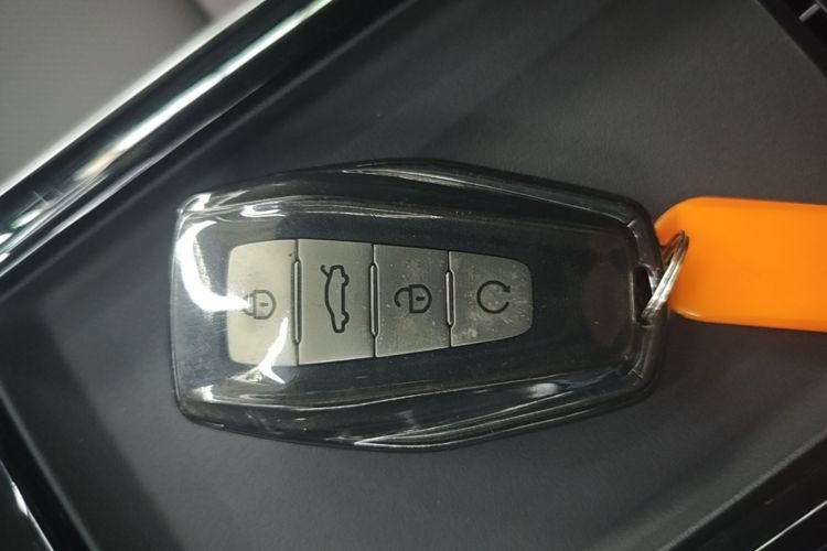 GEELY Boyue L 2025 car image #9