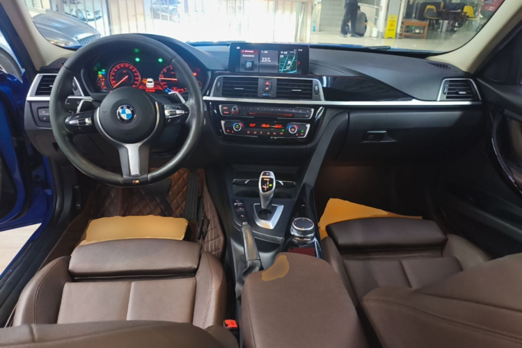 BMW 3 Series 2019 car image #10