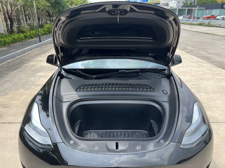 Tesla Model Y 2023 #8 Tesla Model Y 2023 car image #8