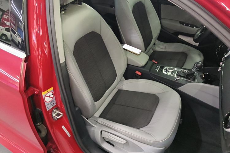 Audi A3 2018 car image #24