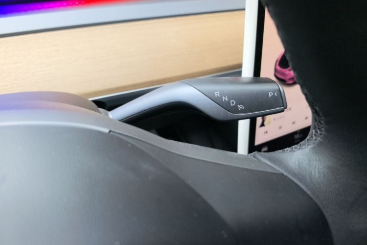 Tesla Model Y 2021 car image #14