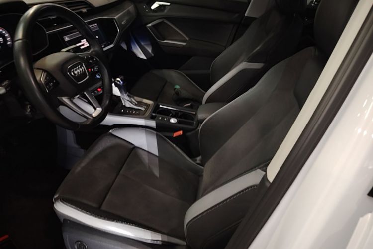 Audi Q3 2022 car image #15