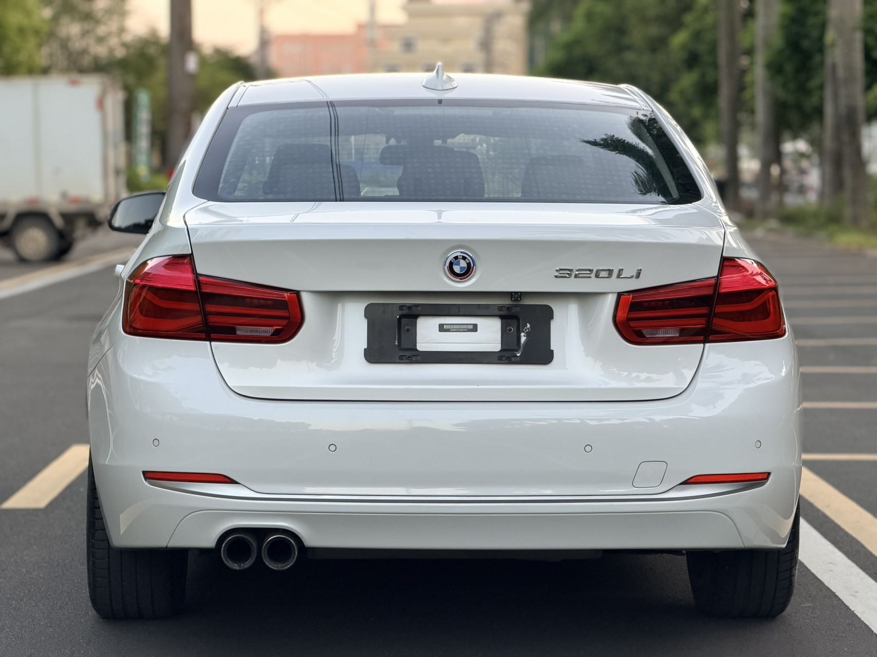 BMW 3 Series 2018 изображение автомобиля #5
