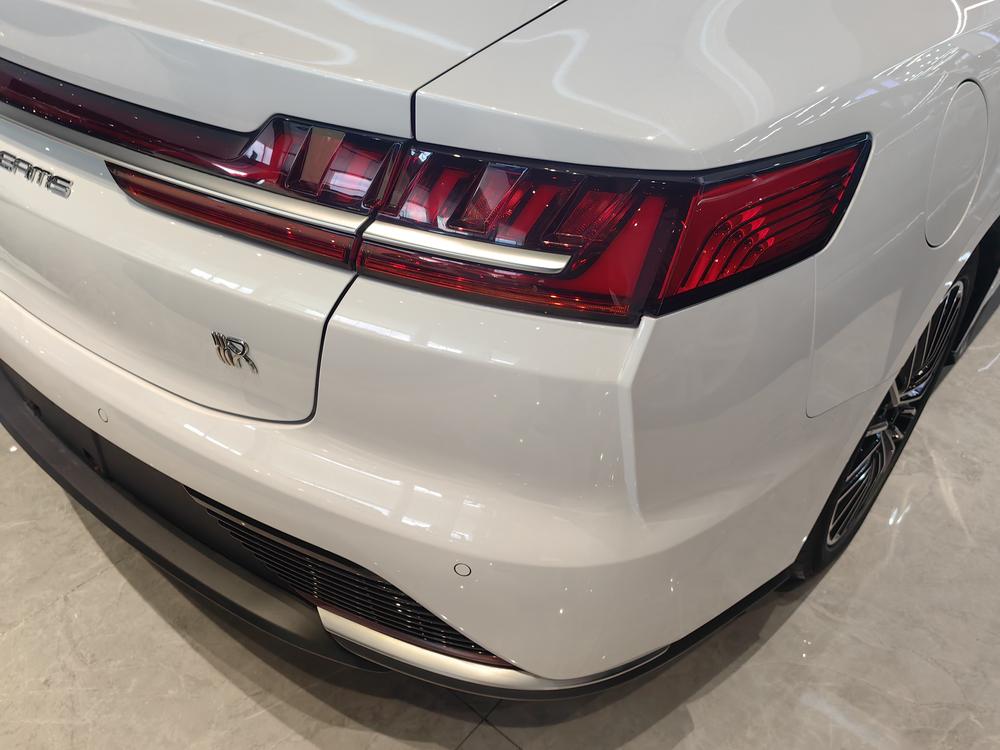 BYD Han 2022 car image #11