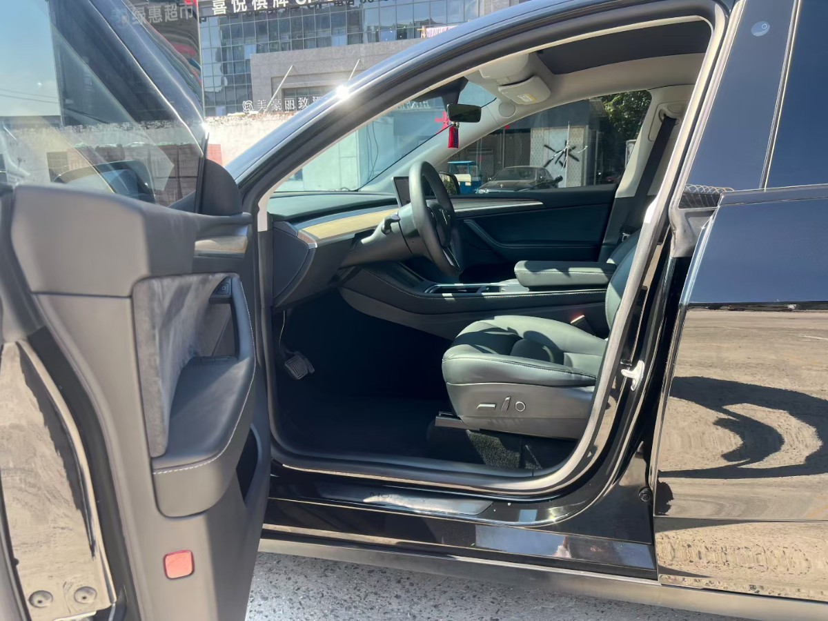 Tesla Model Y 2021 #4 Tesla Model Y 2021 car image #4