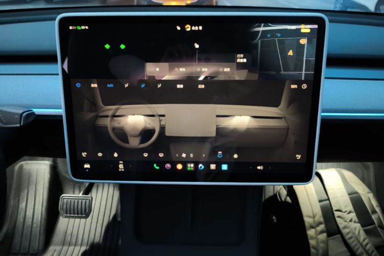 Tesla Model Y 2024 immagine di auto #13