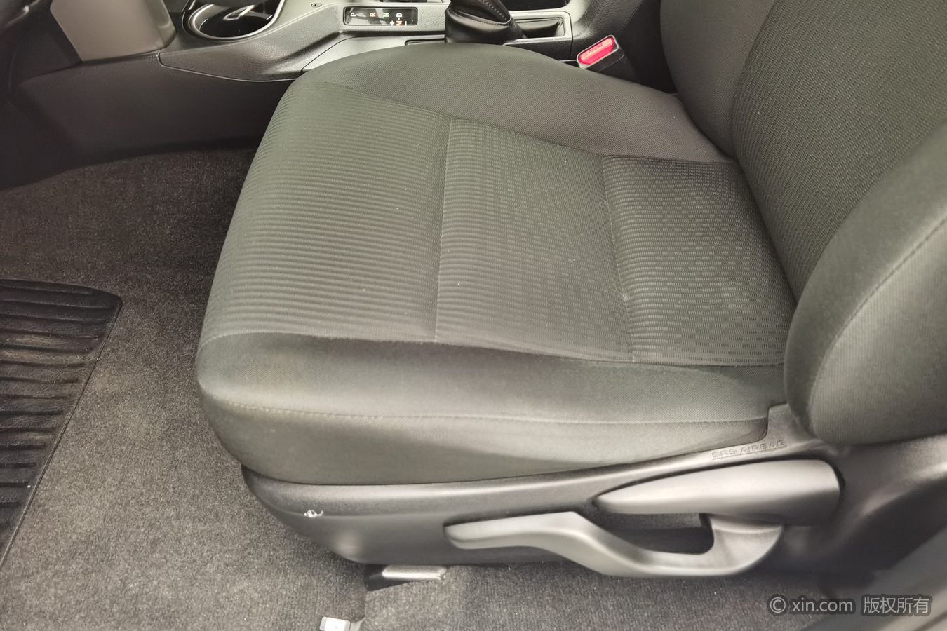 Toyota RAV4 2017 صورة سيارة #21
