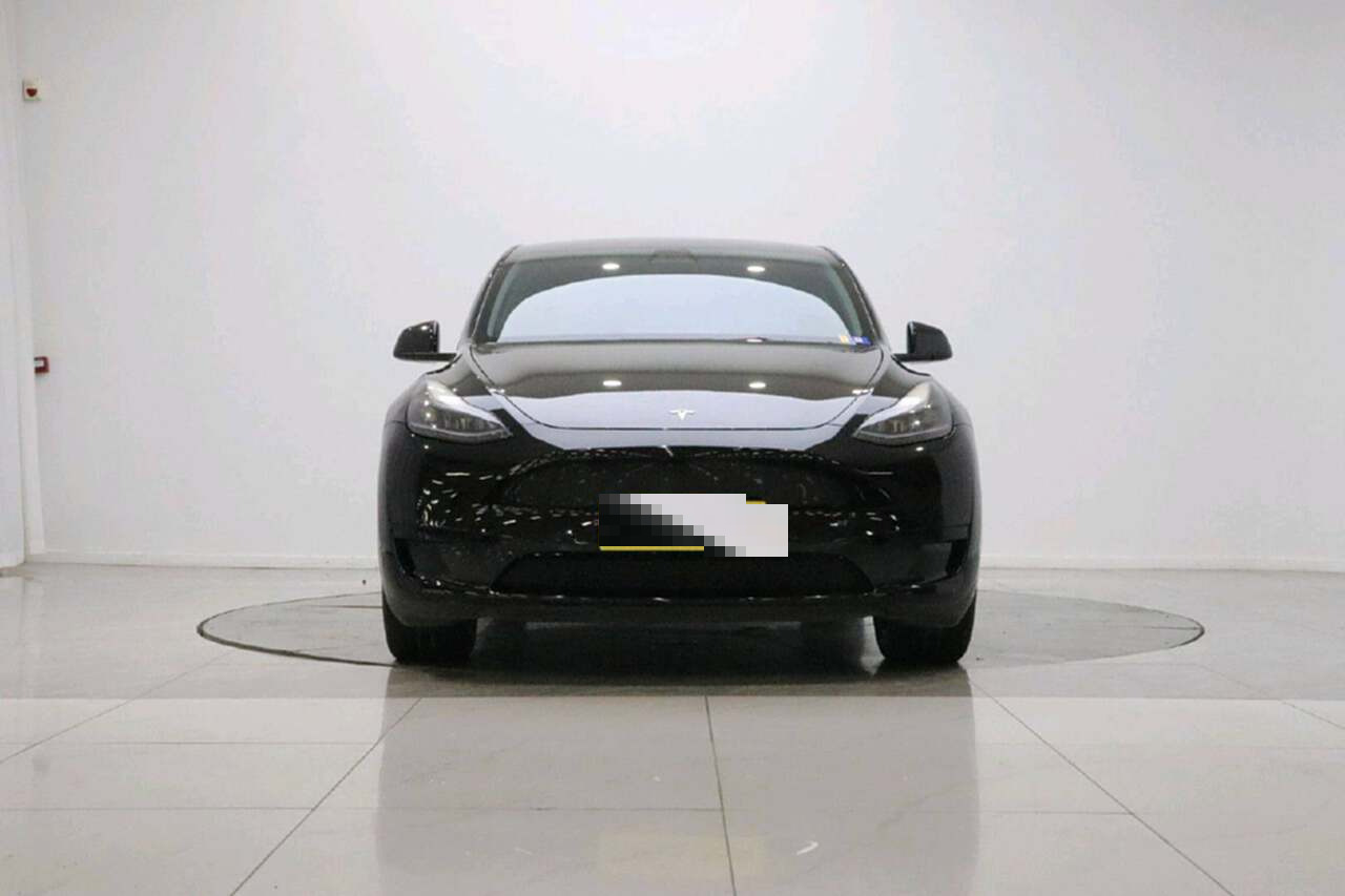 Tesla Model Y 2023 car image #4