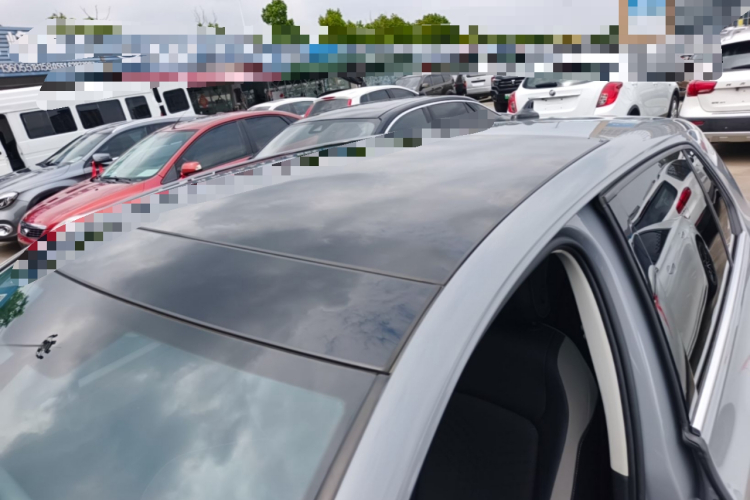 Volkswagen Golf 2022 car image #25