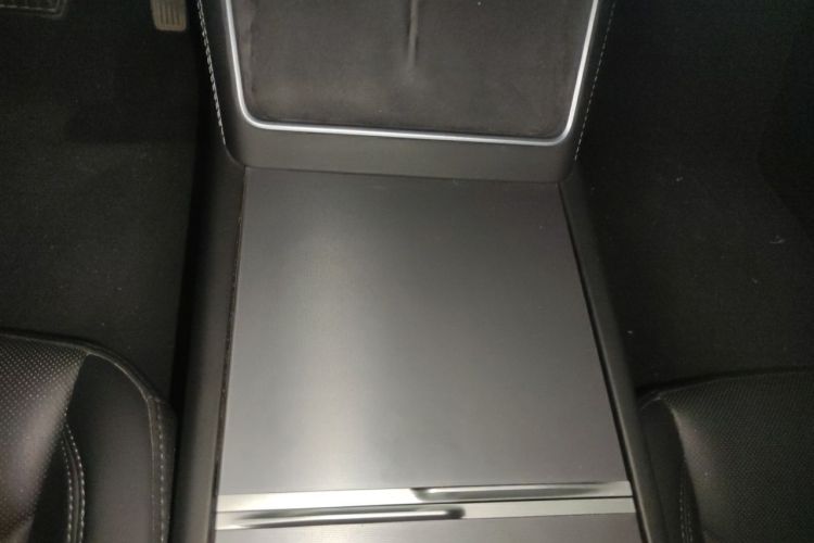 Tesla Model Y 2025 #18 Tesla Model Y 2025 car image #18