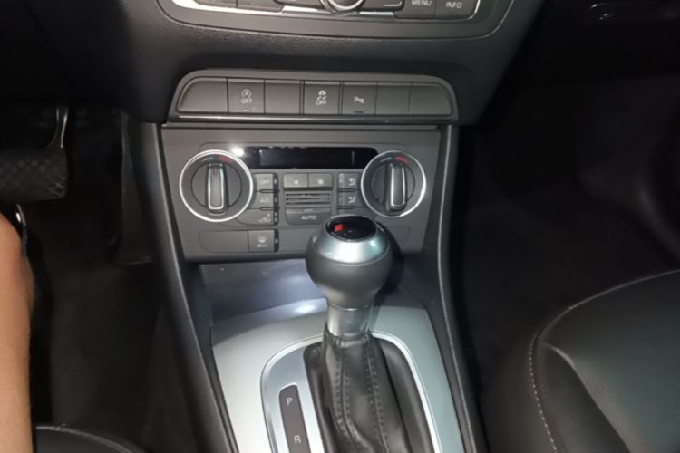Audi Q3 2019 immagine di auto #14