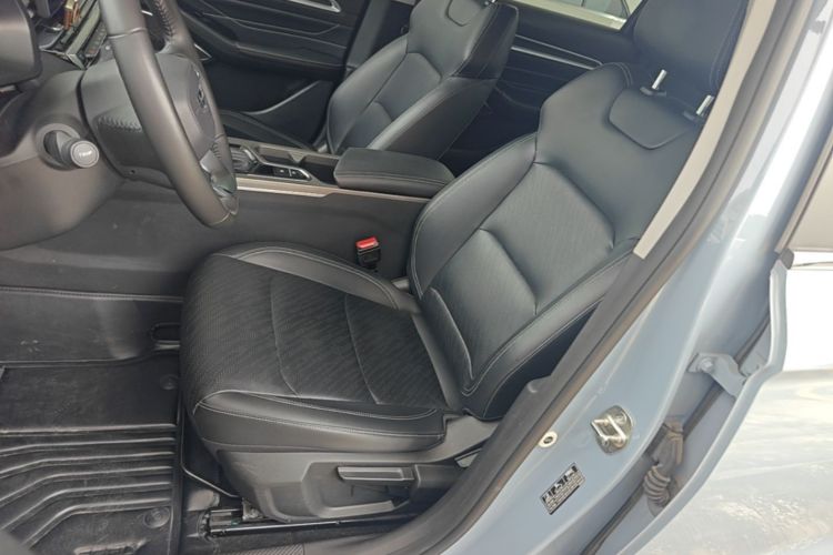 GEELY Emgrand 2023 car image #15