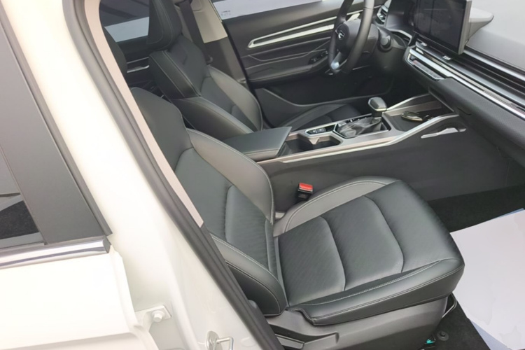 GEELY Emgrand 2023 изображение автомобиля #24