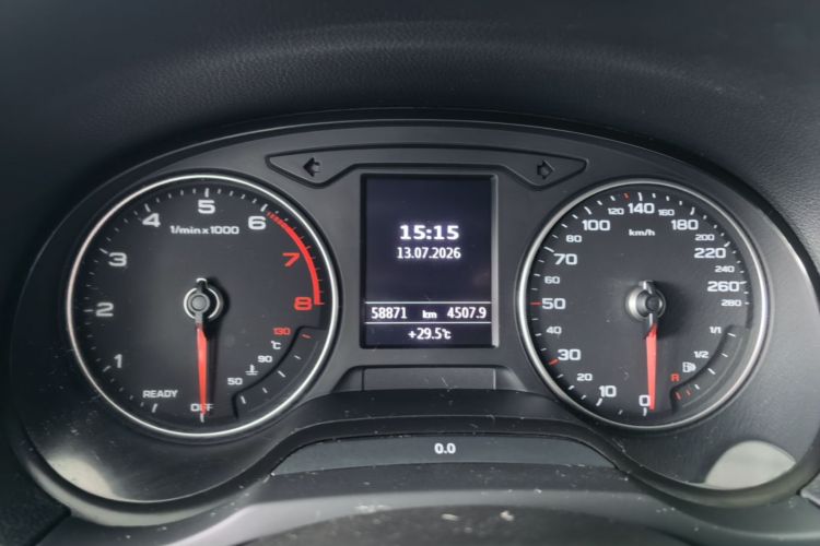 Audi A3 2019 car image #12