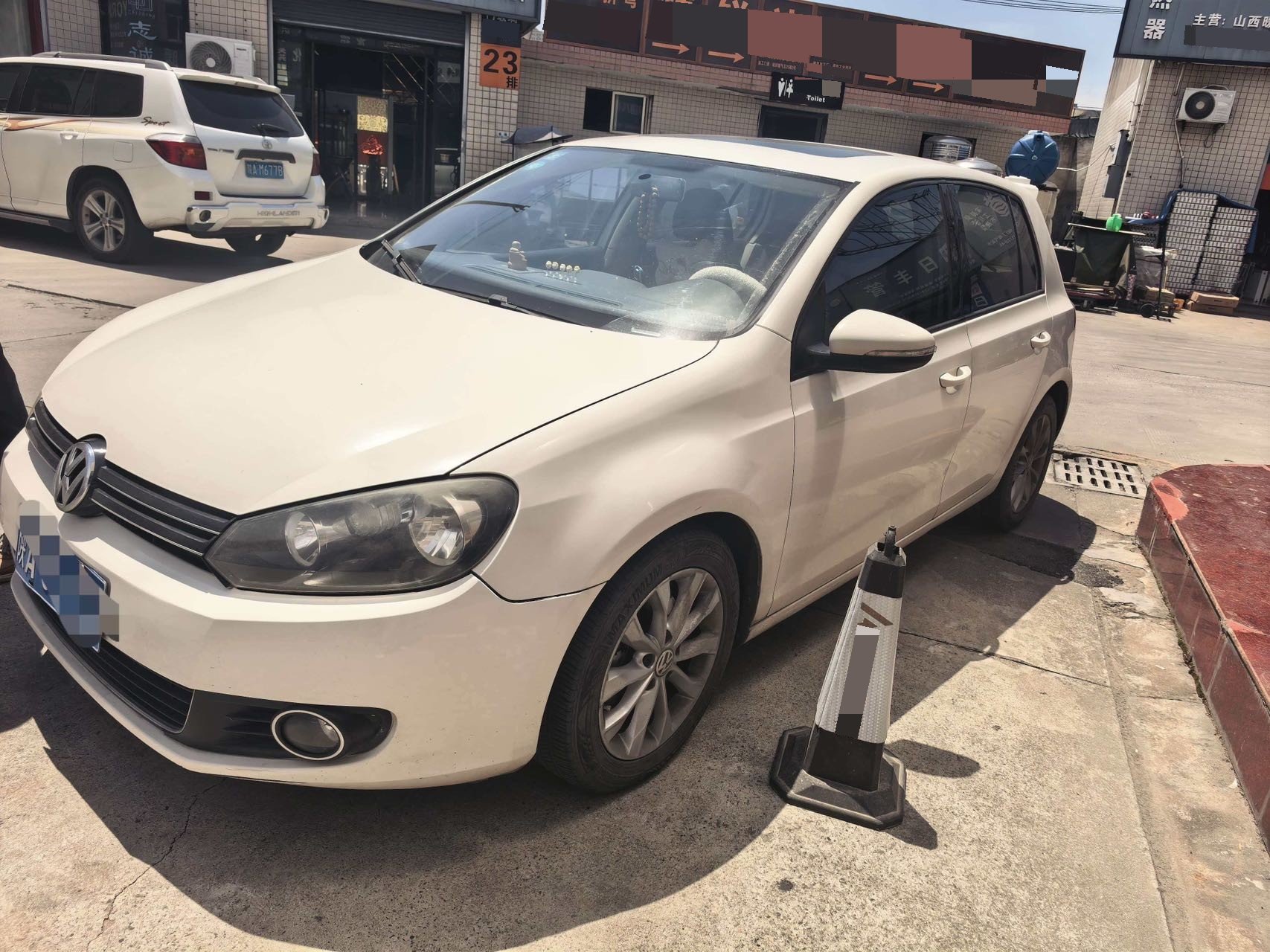 Volkswagen Golf 2011 car image 