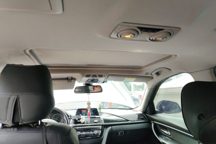 BMW 3 Series 2018 car image #20