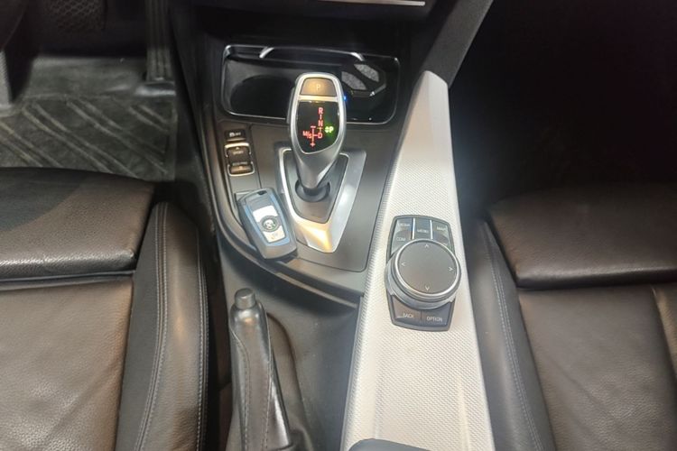 BMW 3 Series GT 2019 car image #19