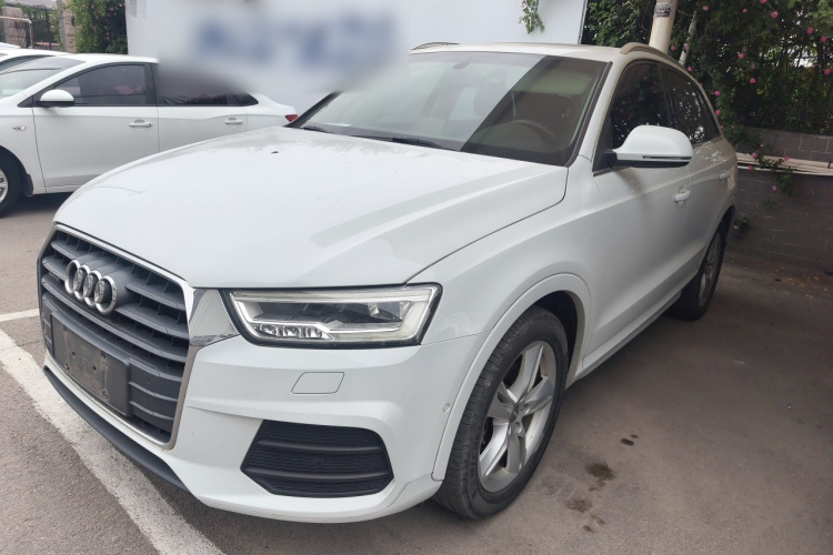 Audi Q3 2017 car image #2