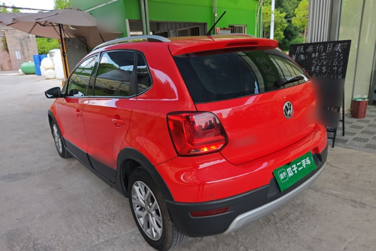 Volkswagen Polo 2015 car image #5