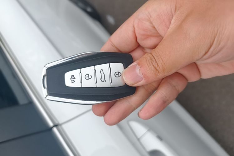 GEELY Emgrand 2024 car image #14