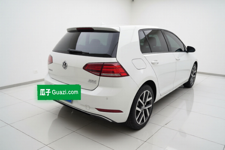 Volkswagen Golf 2020 car image #7