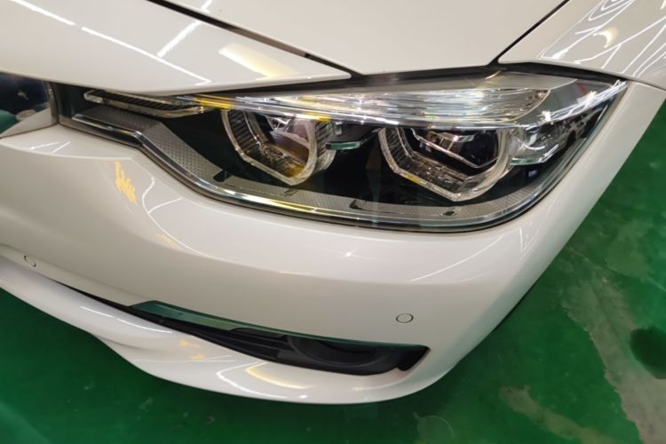 BMW 3 Series 2017 صورة سيارة #21