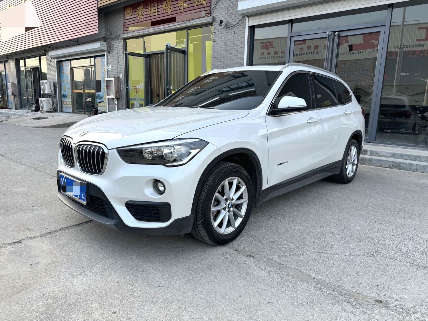 BMW X1 2017 BMW X1 2017 car image