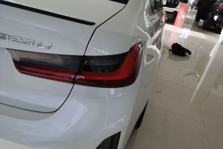 BMW 3 Series 2025 #8 BMW 3 Series 2025 car image #8