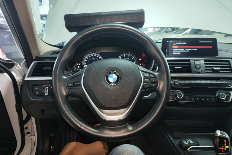 BMW 3 Series 2019 #15 BMW 3 Series 2019 car image #15