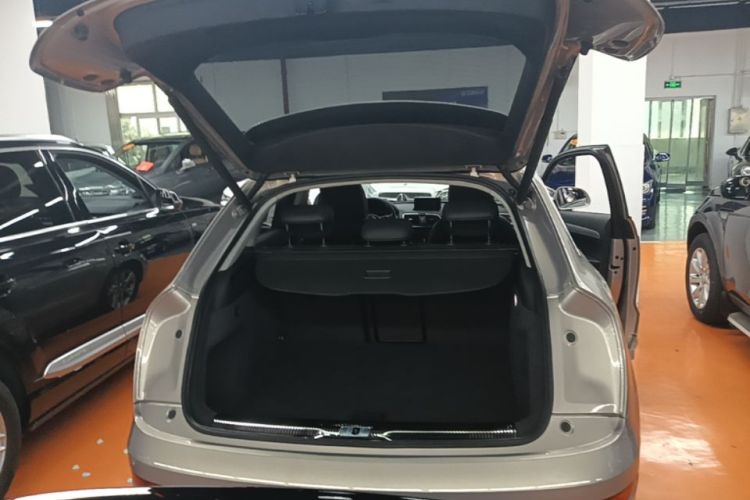 Audi Q3 2019 #21 Audi Q3 2019 car image #21