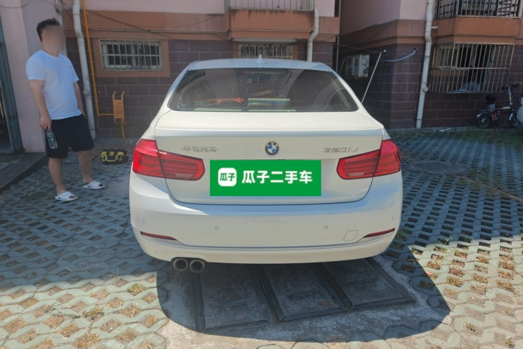 BMW 3 Series 2017 #6 BMW 3 Series 2017 car image #6