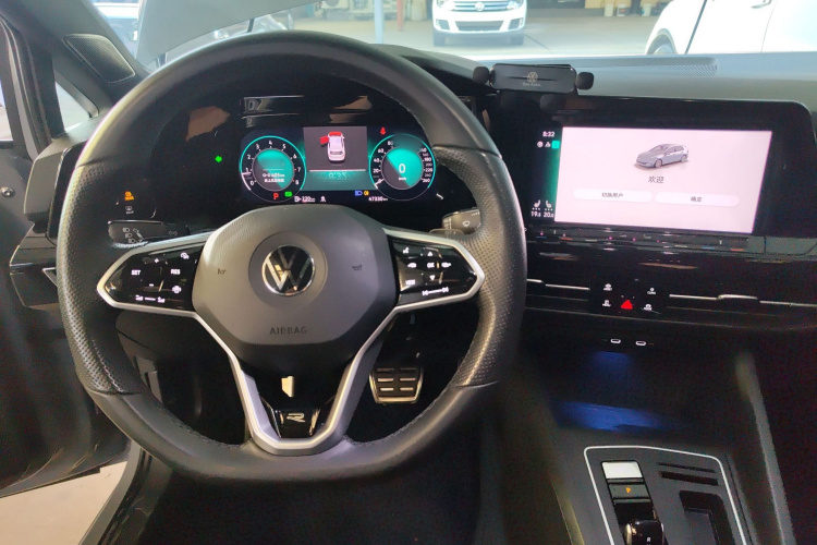 Volkswagen Golf 2023 imagen de coche #10