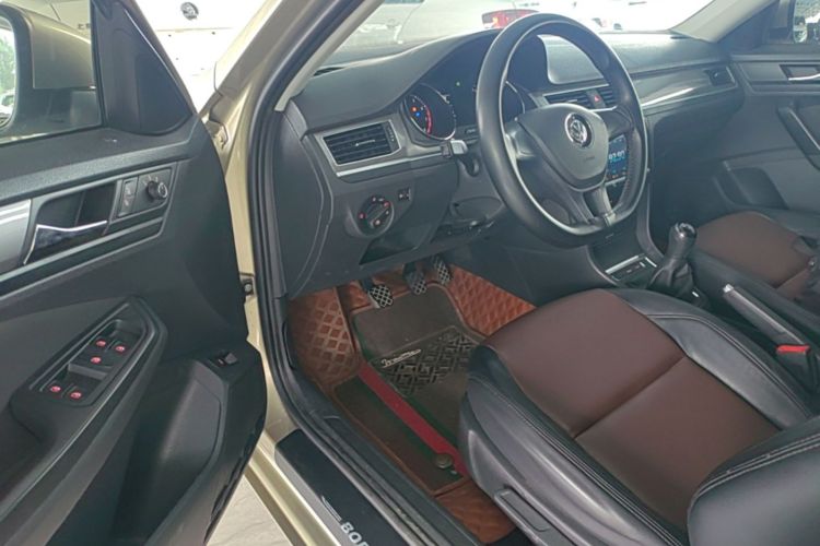 Volkswagen Bora 2020 car image #16